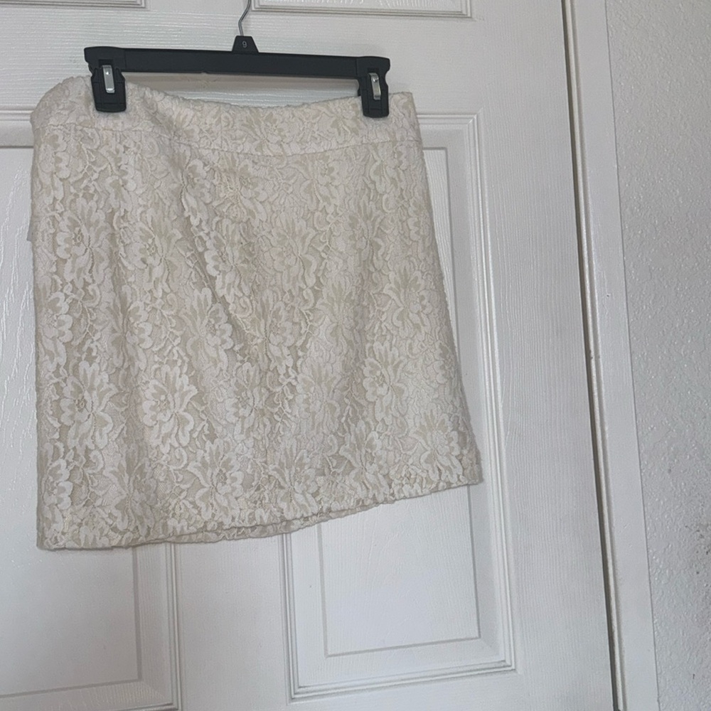 Kensie cream size 6 lace skirt with slip